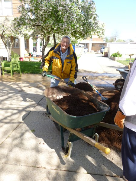 VA Garden April 2013 055